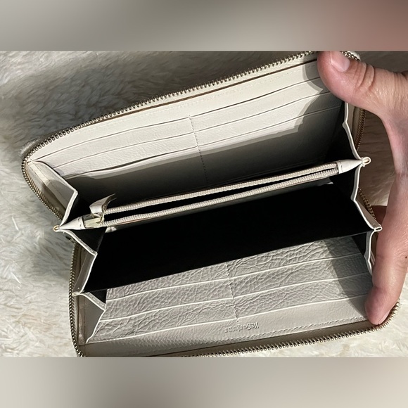 Yves Saint Laurent Zip Long Wallet Leather Italy - Picture 6 of 9